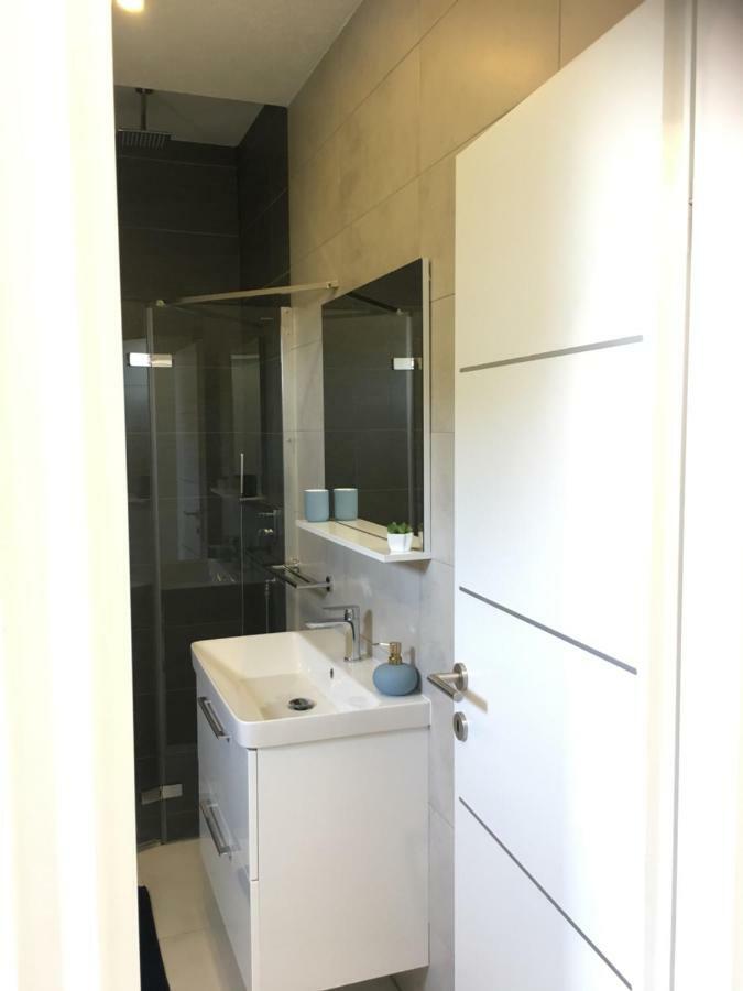 Apartment Grey Porec Esterno foto